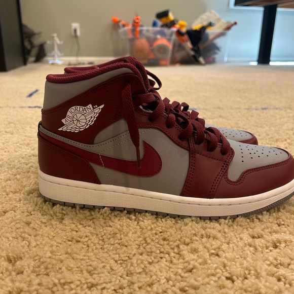Nike Jordan 1 Cherrywood Mid Men’s Size 9 - Picture 4 of 6